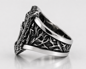Anillo Unisex de Plata de Ley 925 con Espada de Caballero Medieval Gótico Cristiano Oxidado en Negro de Bindi Jewels - Product Image 2