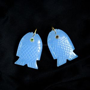 Colgante de pez de calcedonia azul natural, plata 925, hecho a mano, amuleto de pez con piedra preciosa, collar tallado a mano, joyería de cristal curativo - Product Image 3