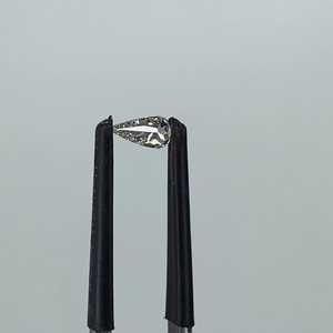 Anillo de Compromiso con Diamante Blanco Corte Pera de 0.21 CT, 6.2 X 3.0 MM, Cultivado en Laboratorio |   Certificado por IGI - Product Image 5