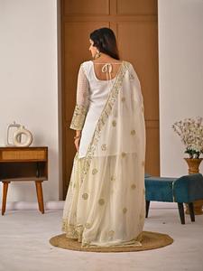 Ensemble élégant de sharara et palazzo en fausse soie georgette lourde, avec haut brodé, doublure en micro-coton et dupatta assortie. - Product Image 6