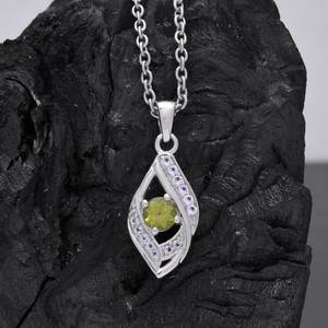 Colgante de Plata de Ley 925 con Peridoto Hecho a Mano, Colgante de Piedra de Nacimiento de Agosto, Joyería con Piedras Preciosas, Regalo Elegante - Product Image 6