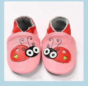 Bottes en cuir pour bébé en gros, doublure en fausse fourrure, chaleur hivernale, antidérapantes, logo personnalisé, directement de l'usine de Sialkot - Product Image 3