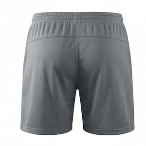 Algunos estilos incluyen mezclas de poliéster y elastano para mayor elasticidad y un forro interior para mayor comodidad y cobertura. Trajes de baño para hombre. - Product Image 4