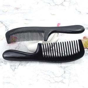 Peigne en corne de bœuf/buffalo véritable fait main, imperméable, de haute qualité, effet toucher réel, 12 cm, portable, pour massage et démêlage des cheveux, personnalisable - Product Image 1