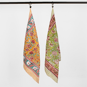 Foulard carré multifonctionnel en popeline de coton imprimé au bloc, écologique, fait main, ethnique, tendance, idéal pour les voyages et les cadeaux - Product Image 1