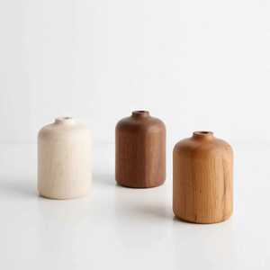 Ensemble de 3 petits vases à fleurs en bois, faits à la main, cylindriques, en bois massif, pots à fleurs minimalistes, décorations esthétiques pour bureau et table - Product Image 1