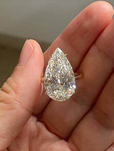 Bague de fiançailles solitaire en diamant de laboratoire taille poire de 10 carats, certifiée IGI - Product Image 2