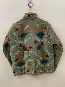 Veste courte en velours brodée Suzani pour femme, style bohème, avec boutons, manteau d'hiver, blouson tendance, prix d'usine, produit phare en gros - Product Image 2