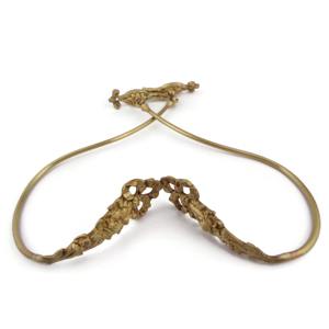 Soporte de Cortina de Diseño Minimalista, Elegante Adorno para Organización de Cortinas, Perfecto para Interiores de Hogares Contemporáneos, de la India - Product Image 4