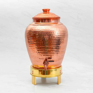Dispensador de agua de cobre puro de alta calidad, artesanal y tradicional, con grifo de larga duración para uso ayurvédico, de proveedor indio. - Product Image 1