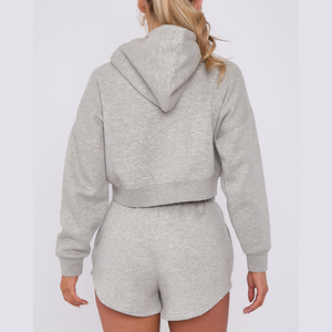 Ensemble haut court à capuche et short en polaire gris pour femme, tenue décontractée à deux pièces, coupe ample, couleur unie, pour le printemps et l'été - Product Image 2