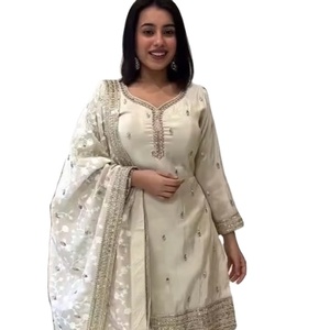 ชุดสلوارผ้าไหมชีนอนปักลายพร้อมผ้าคลุมไหล่พิมพ์ลายดิจิทัล สำหรับงานแต่งงานสไตล์เอเชียใต้ - Product Image 1