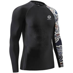 Camiseta de natación ligera para hombre, protección solar UV, material de secado rápido para piscina, playa y actividades al aire libre - Product Image 2