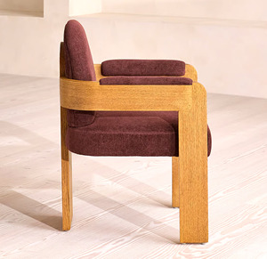 Silla de Comedor Moderna y Lujosa, Tapizada, con Brazos de Madera Sólida y Estructura Escultural de Roble, para Hoteles Boutique y Villas - Product Image 6