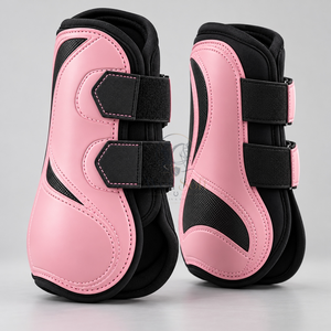 Bottes de brossage pour chevaux avec rembourrage doux, sangles sécurisées et matériaux durables pour une protection confortable des jambes lors de la pratique quotidienne de l'équitation. - Product Image 1