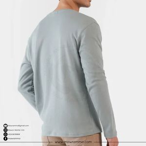 เสื้อยืดแขนยาวพิมพ์โลโก้ตามสั่ง OEM ผ้าเจอร์ซีย์คอตตอน 100% คุณภาพสูง พิมพ์ลายโลโก้ เสื้อยืดสำหรับฤดูร้อนและกิจกรรมกลางแจ้ง สำหรับทุกเพศ - Product Image 5