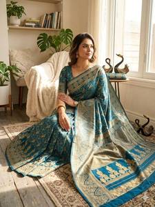 Sari Tradicional de Seda Banarasi con Motivo de Krishna, Tejido Zari Dorado, Pallu Rico, Sari Étnico de Diseño para Bodas Indias - Product Image 3