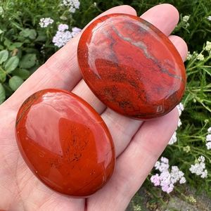 Vente en Gros de Pierre d'Inquiétude de Meilleure Qualité Cristal Naturel Jaspe Rouge Pierres d'Inquiétude Pouce Vente en Gros de Pierres d'Inquiétude de Cristal à vendre - Product Image 4