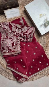 Sari de créateur haut de gamme pour femme, idéal pour les mariages, réceptions, fêtes, célébrations, tenue ethnique traditionnelle, style élégant et tendance - Product Image 4