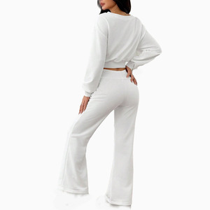 Ensemble de survêtement pour femme avec sweat-shirt court à strass et pantalon droit coupe décontractée, tenue streetwear deux pièces, fourniture OEM - Product Image 3