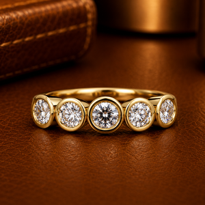 แหวนเพชรทรงกลมแบบฝังขอบครึ่งวง 14K ทองคำขาว แหวนวันครบรอบ แหวนเพชรเพาะเลี้ยงในห้องปฏิบัติการ  งานสั่งทำ เครื่องประดับขายส่งจากโรงงาน - Product Image 1