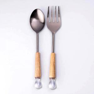 Juego de servicio de ensalada de plata pulida con espejo de acero inoxidable con mango sólido redondo de mármol blanco - Product Image 2