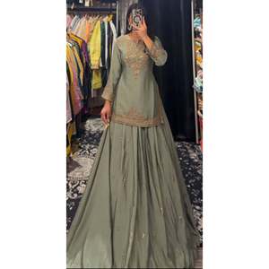 ชุดสูทสำหรับงานปาร์ตี้ผู้หญิง พร้อมงานปักหลายเข็ม - Product Image 2