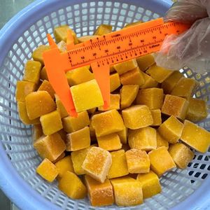 Trozos de mango congelados a granel hechos con mango maduro para preparación de jugos, postres y suministro Horeca en Vietnam - Product Image 6