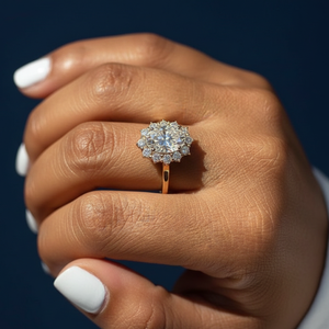 Anillo de Compromiso con Diamante Ovalado Cultivado en Laboratorio de 2.65CT, Certificado IGI, VVS2, Color F, Oro de 14K con Baño de Rodio - Product Image 5