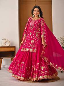 Traje Sharara de Seda Magenta Premium con Bordado Pesado de Gota Patti y Zari, Salwar Kameez de Diseñador de 3 Piezas, Estilo Bollywood para Boda - Product Image 2