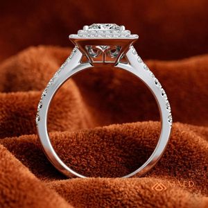 Anillo Halo de Plata 925 con Corte Princesa y Moissanita para Mujer, Joyería de Lujo para Regalo de Compromiso Nupcial - Product Image 3