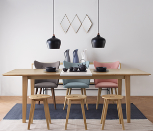 Chaise de salle à manger rembourrée gris clair de style Mid-Century Modern avec dossier haut incurvé et accoudoirs pour le travail à domicile - Product Image 5