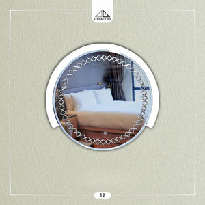 Espejo LED Elegante Irregular con Diseño de Ranura en V, Interruptor Táctil sin Marco, Arte de Pared Ecológico y Ligero - Product Image 3