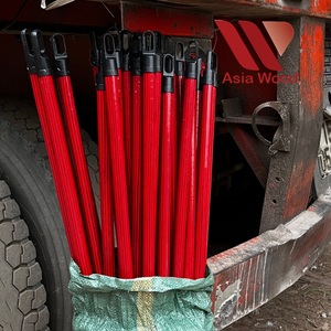 Mango de Escoba de Madera con Revestimiento de PVC, Giratorio, para Uso Doméstico, 70-120cm, Color Personalizable, Precio de Fábrica en Vietnam - Product Image 1