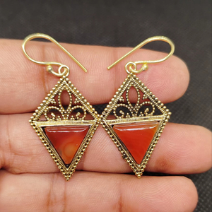 Magnifiques boucles d'oreilles clous en onyx rouge naturel plaqué or, élégantes, avec pierre de naissance, connecteurs DIY en laiton, parfaits - Product Image 1