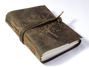 Carnet artisanal en cuir 100% naturel et papier de coton avec motif Arbre de Vie gravé sur la couverture avant, carnet de notes fait main - Product Image 2