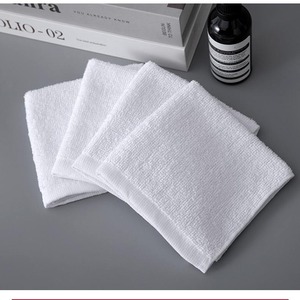 Toalla de Mano Blanca 100% Algodón Puro, 550 GSM, Gruesa y Afelpada, Altamente Absorbente, para Hoteles, Resorts y Gimnasios, Disponible para la Venta - Product Image 6