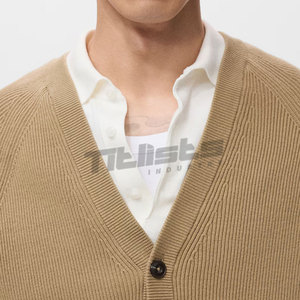 Cardigans confortables pour hommes au quotidien, avec une construction durable et un style classique et tendance. - Product Image 4