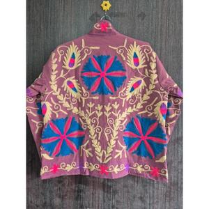 Veste universitaire réversible en velours tissé Suzani, brodée à la main, design bohème, luxe vintage, mode féminine d'hiver - Product Image 1