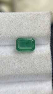 Émeraude naturelle certifiée du Zambie, taille octogonale, pierre à bon lustre, pierre précieuse non montée pour la création de bijoux, 1,44 carat - Product Image 2