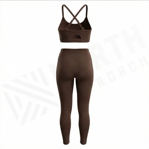 Leggings de yoga sans couture pour femme, personnalisables avec logo, de qualité supérieure, pour la gym, l'entraînement, le fitness, les mouvements sportifs et les activités sportives. - Product Image 2