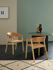 Silla de Comedor Moderna de Madera de Fresno Escandinavo con Respaldo y Reposabrazos Curvos - Product Image 5