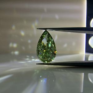 Diamante de Laboratorio de Corte Brillante Modificado en Forma de Pera de 4 Quilates, Color Verde Intenso, VS1, Certificado IGI, Diamantes Sueltos - Product Image 3