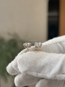 Boucles d'oreilles modernes en diamants hexagonaux créés en laboratoire, or jaune 14 carats, style architectural, clous de 1,414 ct, bijoux géométriques uniques en diamant - Product Image 6