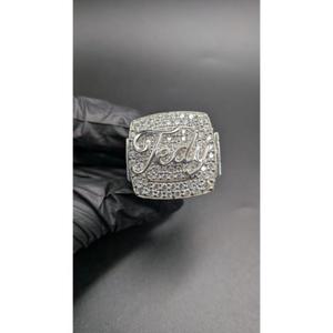 Anillo de Plata 925 con Nombre Personalizado, Chapado en Oro, Estilo Hip Hop, con Incrustaciones de Moissanita, para Él - Product Image 1