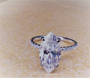 Bague de fiançailles pour femme en or blanc avec diamant taille marquise de 4 carats, certifié GIA, bijou classique en diamant naturel - Product Image 4