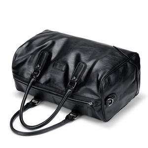 Sac de sport personnalisé imperméable, grand sac à bandoulière de luxe en cuir pour hommes, noir - Product Image 3