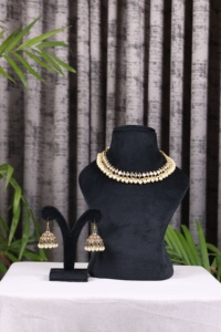 Pendientes de candelabro en forma de campana chapados en oro con perlas de imitación para mujer, joyería de estilo clásico para boda - Product Image 1
