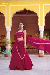 Collection de tenues pour femme : Ensemble Lehenga-Work Choli en toile évasée avec ceinture brodée de paillettes et de fils, en tissu de qualité supérieure, pour exportateurs de mode féminine - Product Image 4