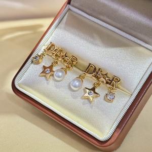 Boucles d'oreilles rétro en perles d'eau douce naturelles avec un design ajouré, boucles d'oreilles en forme de lettre et d'étoile avec des aiguilles d'oreille - Product Image 3